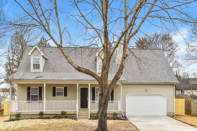 property at 1529 Water Oak Ct