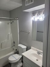 Pine Creek Apartments in Wichita, KS - Foto de edificio - Building Photo