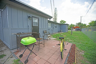 4984 Kirk Rd in Lake Worth, FL - Building Photo - Building Photo