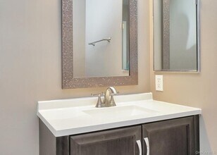 277 Vista Dr in Jericho, NY - Building Photo - Building Photo