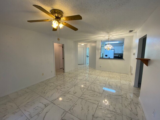 3805 Doune Way in Clermont, FL - Building Photo - Building Photo