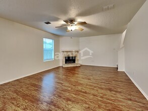 4105 Hunters Creek Dr in Fort Worth, TX - Building Photo - Building Photo