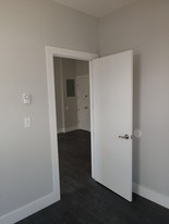 644 Barretto St in Bronx, NY - Building Photo