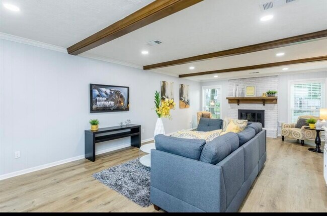 property at 15614 Pebble Bend Dr