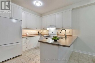 112 Everingham Cir in Brampton, ON - Building Photo - Building Photo