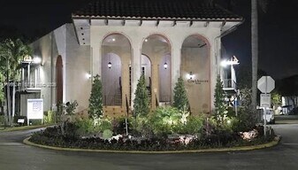 10784 N Kendall Dr in Miami, FL - Building Photo