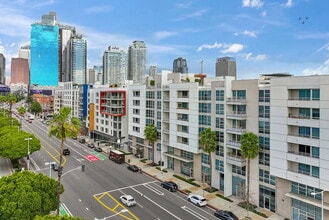 Avant in Los Angeles, CA - Foto de edificio - Building Photo