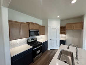 2430 Lotus Ave in Burley, ID - Building Photo - Building Photo