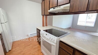 613 Wilbert Ave in Bremerton, WA - Building Photo - Building Photo