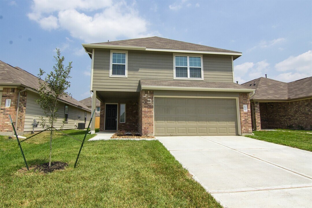 10318 Van Hut Ln in Houston, TX - Building Photo