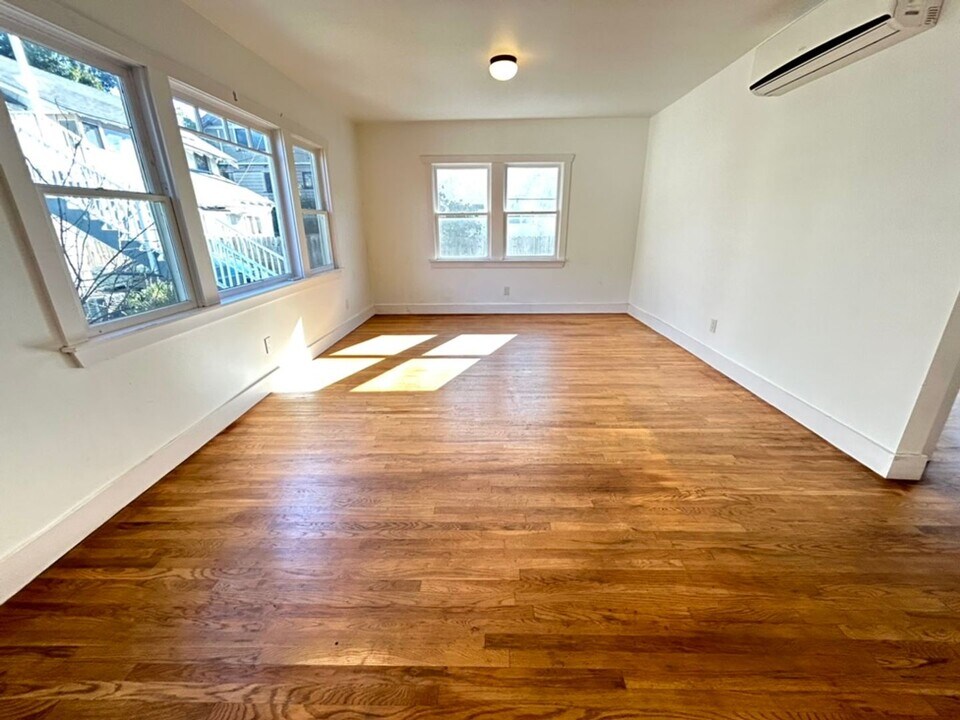 1411-1415 S Oxford Ave in Los Angeles, CA - Building Photo
