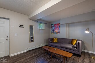 1579 W Maple Ave, Unit #2 in Denver, CO - Building Photo - Building Photo