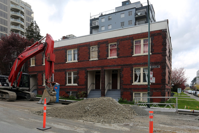 1406 W 11th Ave in Vancouver, BC - Building Photo - Primary Photo