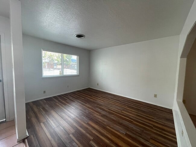 1805 Paisano St NE in Albuquerque, NM - Building Photo - Building Photo