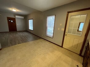 15 S Kampeska Blvd in Watertown, SD - Building Photo - Building Photo