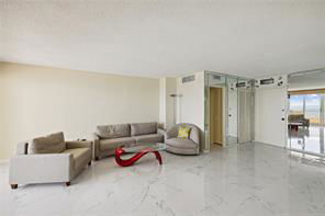 3174 S Ocean Dr in Hallandale Beach, FL - Building Photo - Building Photo