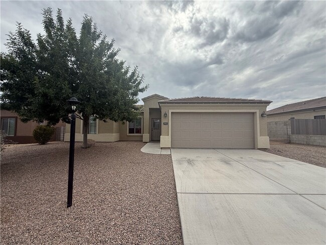 property at 2932 E Casa Linda
