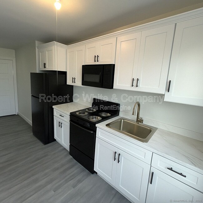 355 Greenwich Ave in Greenwich, CT - Building Photo - Building Photo