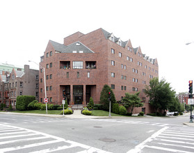 Lynden House in Worcester, MA - Foto de edificio - Building Photo