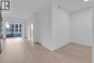 60 Central Park Roadway in Toronto, ON - Building Photo - Building Photo