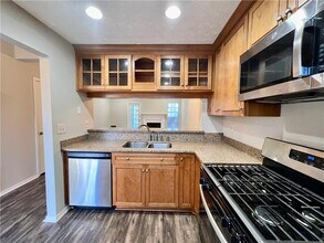 206 Wedgewood Way in Atlanta, GA - Building Photo - Building Photo