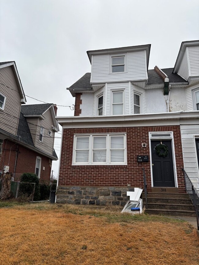 311 Lincoln Ave