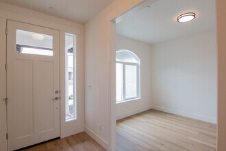 3677 Nadal Dr in Redding, CA - Building Photo - Building Photo