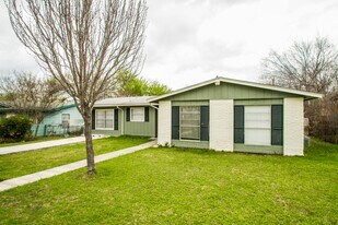 511 Jamaica Dr in San Antonio, TX - Building Photo