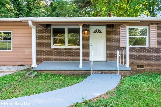 3562 Meadowridge Dr SW in Atlanta, GA - Foto de edificio - Building Photo