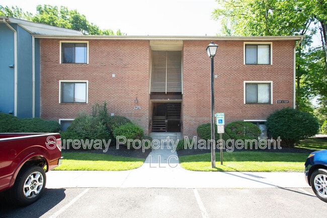 125 Echelon Rd