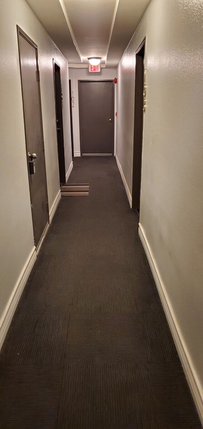 1633 S Bentley Ave in Los Angeles, CA - Building Photo - Building Photo