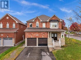 1665 Pennel Dr in Oshawa, ON - Building Photo