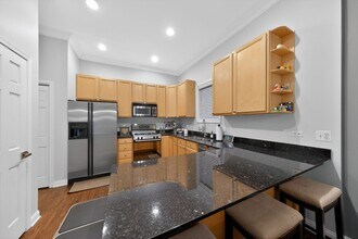 724 W Briar Pl in Chicago, IL - Foto de edificio - Building Photo