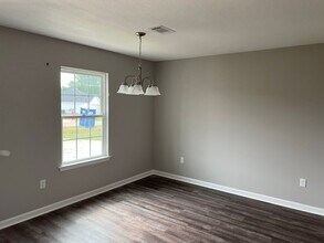 7054 White Pine Ave in Statesboro, GA - Building Photo - Building Photo