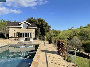 18 Emmons Canyon Ct in Alamo, CA - Building Photo - Building Photo
