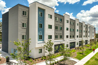 Uptown Sky in Tampa, FL - Building Photo - Building Photo