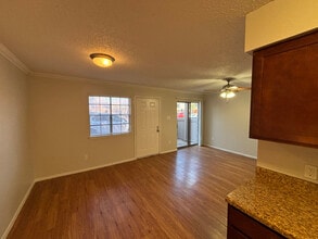 1606 N Interstate 35 in San Marcos, TX - Building Photo - Building Photo