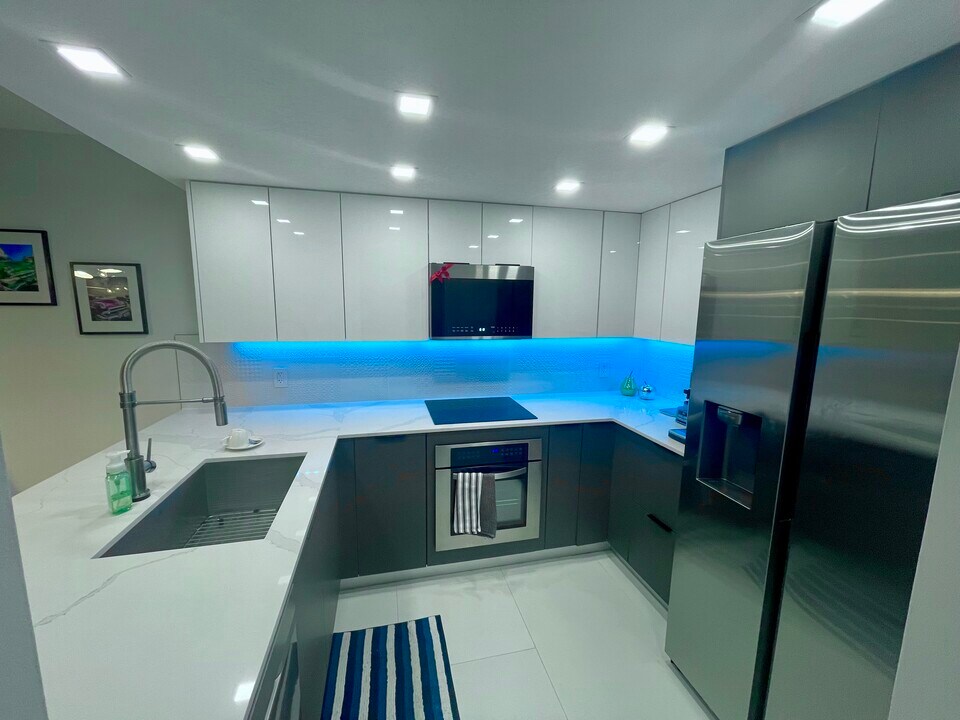 280 SW 20th Rd in Miami, FL - Building Photo
