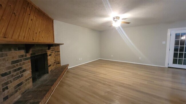 17622 Autumn Hills Dr in Houston, TX - Building Photo - Building Photo