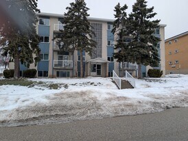 16 Austin Dr in Waterloo, ON - Building Photo