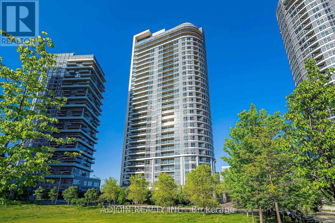 151-1151 Village Green Square in Toronto, ON - Building Photo