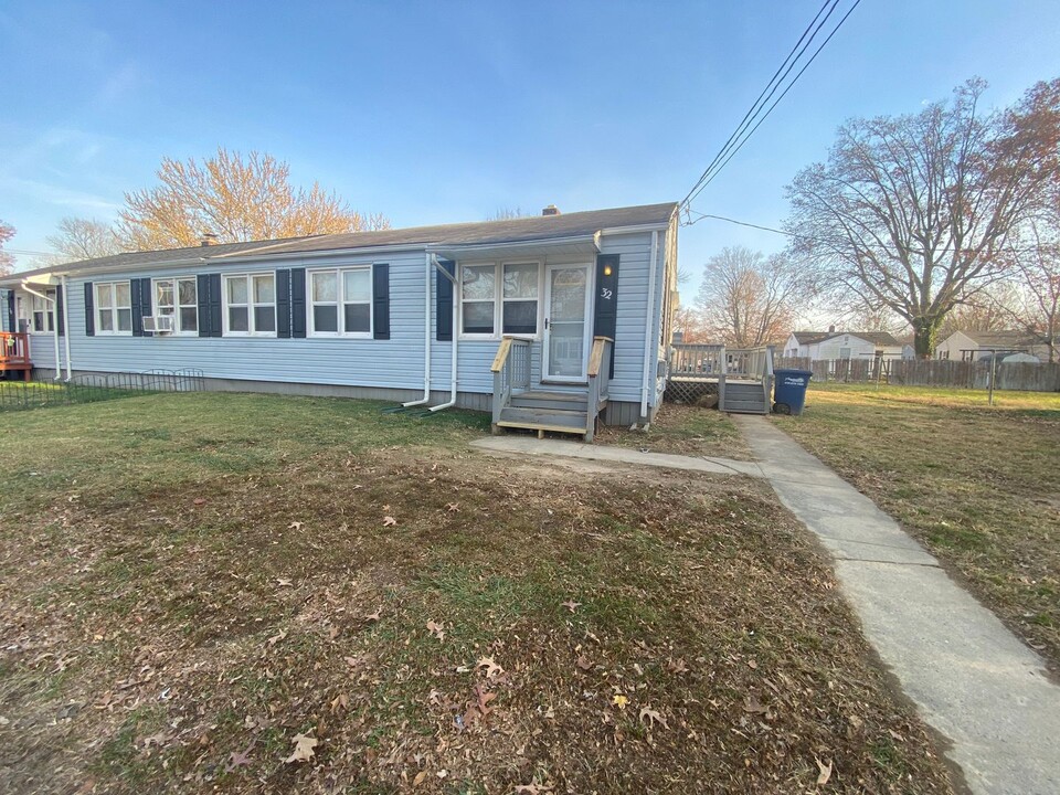 32 Swan St in Aberdeen, MD - Building Photo