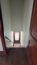 5537 Holly Hills Ave, Unit 5537A in St. Louis, MO - Foto de edificio - Building Photo