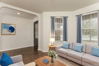 6218 Northwest Loop 410 in San Antonio, TX - Building Photo - Building Photo