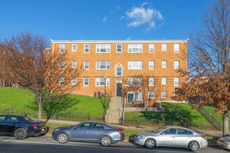 Carver Terrace Apartments in Washington, DC - Foto de edificio - Building Photo