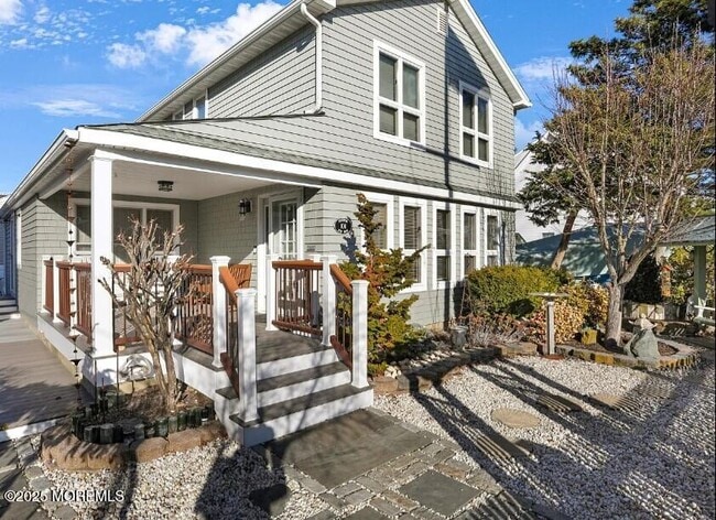 property at 106 Surf Dr