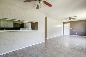 115-117 Dewayne Cir in Whitney, TX - Building Photo - Interior Photo