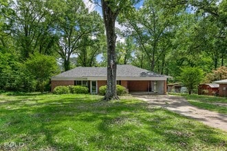 6119 Bradford Dr in Shreveport, LA - Building Photo - Building Photo