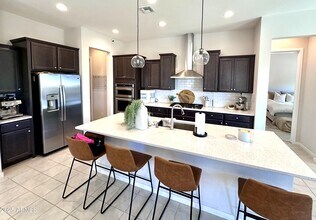 2827 E Los Gatos Dr in Phoenix, AZ - Building Photo - Building Photo