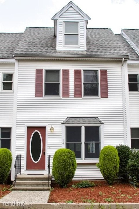 955 Pleasant St-Unit -# 14 in Weymouth, MA - Foto de edificio